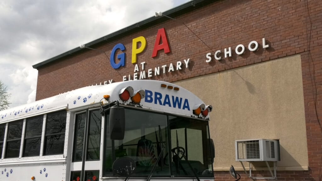 Brawa Happy Valley Elementary Vo00 00 20 00still001