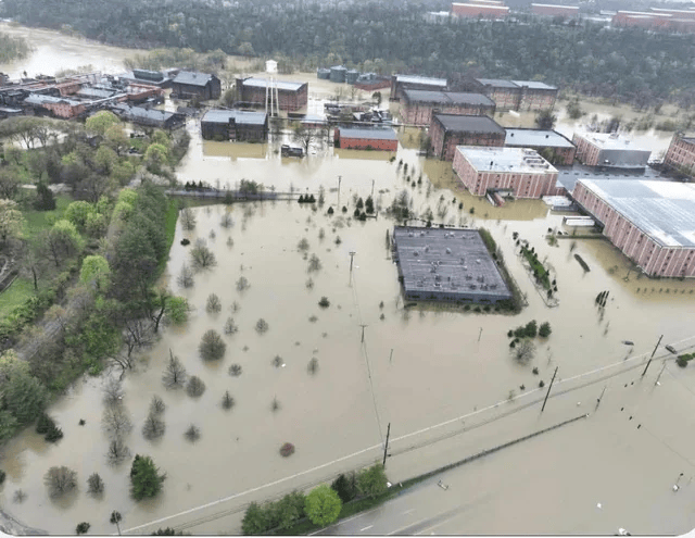 Buffalo Trace Distillery After Major Storms In Kentucky V0 Ckqhyzdjq9te1
