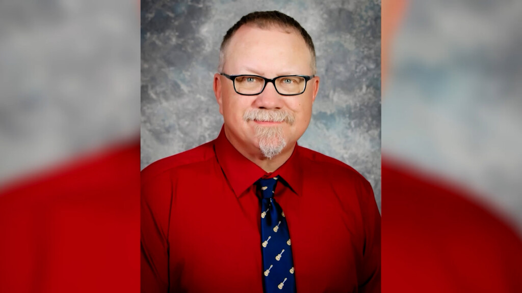 Educator Of Year Metcalfe 43025 Vo00 00 32 09still002