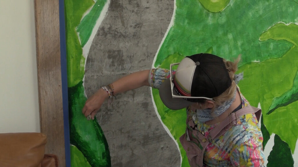 Andee Mural Reynolds Pkg00 00 11 40still001