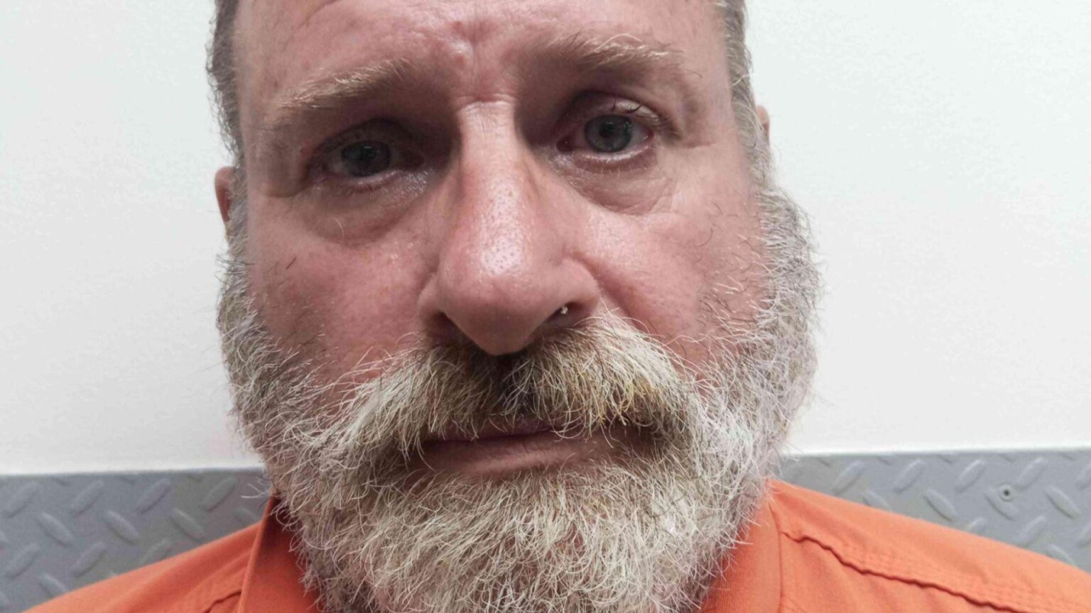 Man charged with fleeing police in Horse Cave after calling FBI - WNKY ...