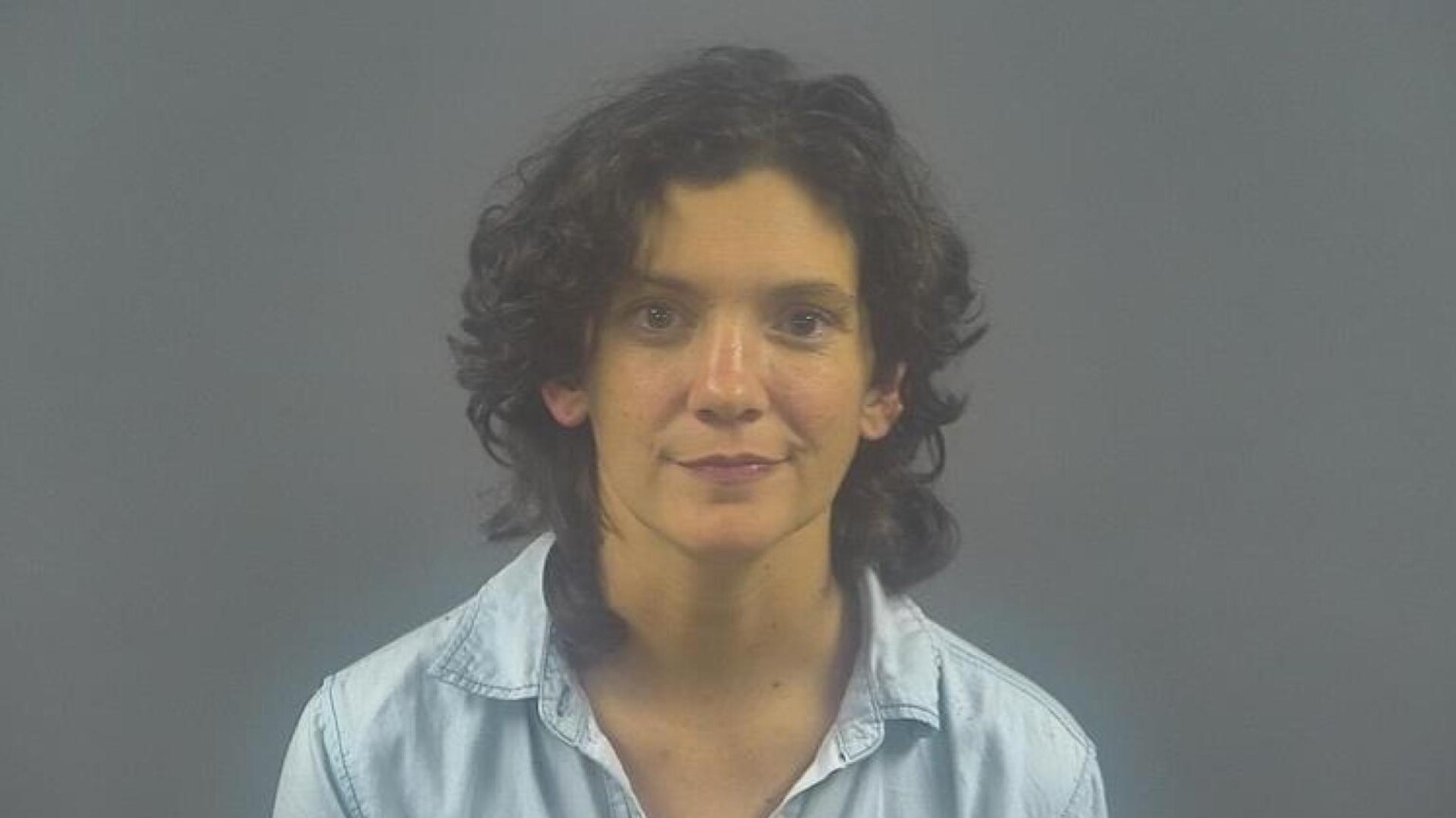Bowling Green woman charged after crashing near house - WNKY News 40 ...
