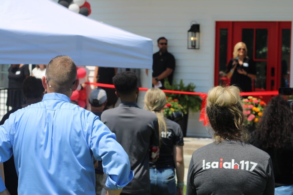 Isaiah117ribboncutting11