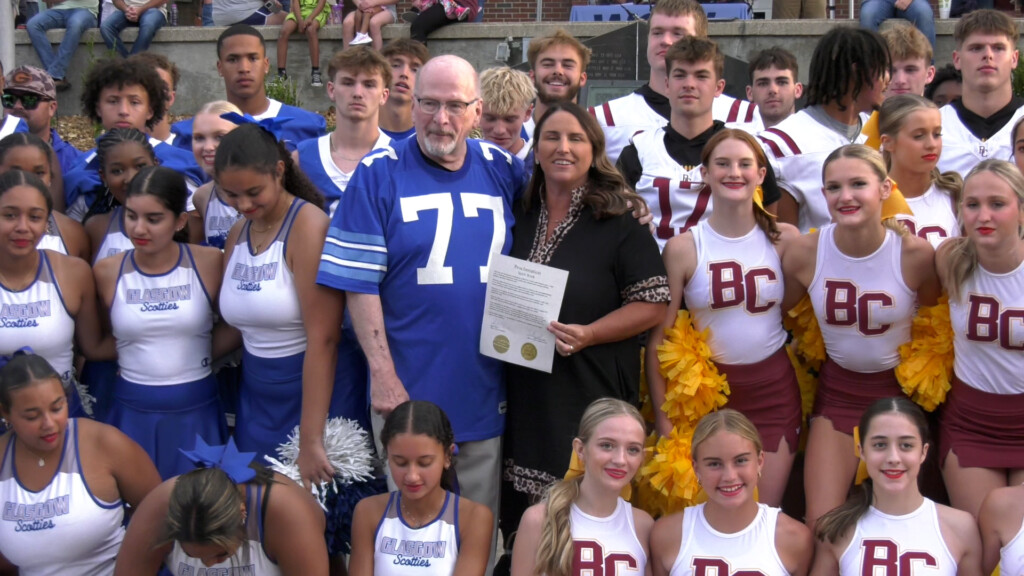 Barren Glasgow Pep Rally Pkg00 01 54 50still001