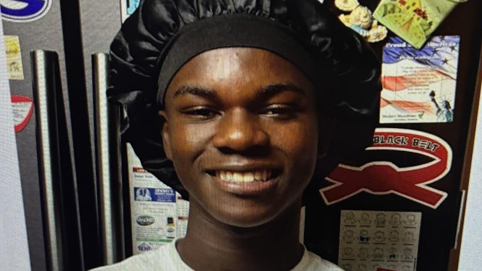 Glasgow Police Searching For Missing 17 Year Old