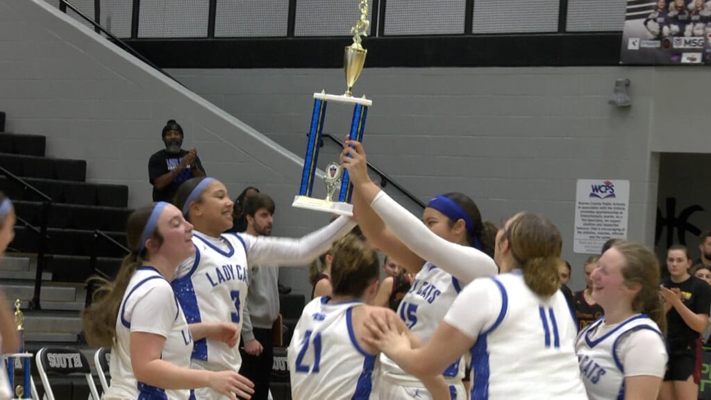 High School Hoops Cover Pic 12 29