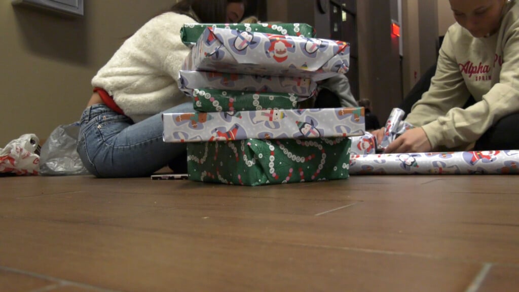 Wku Angel Tree Vo00 00 00 00still001