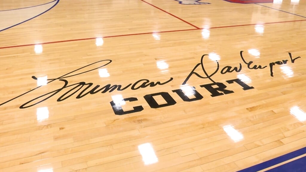 For Wall Gfx Coach Bo Court