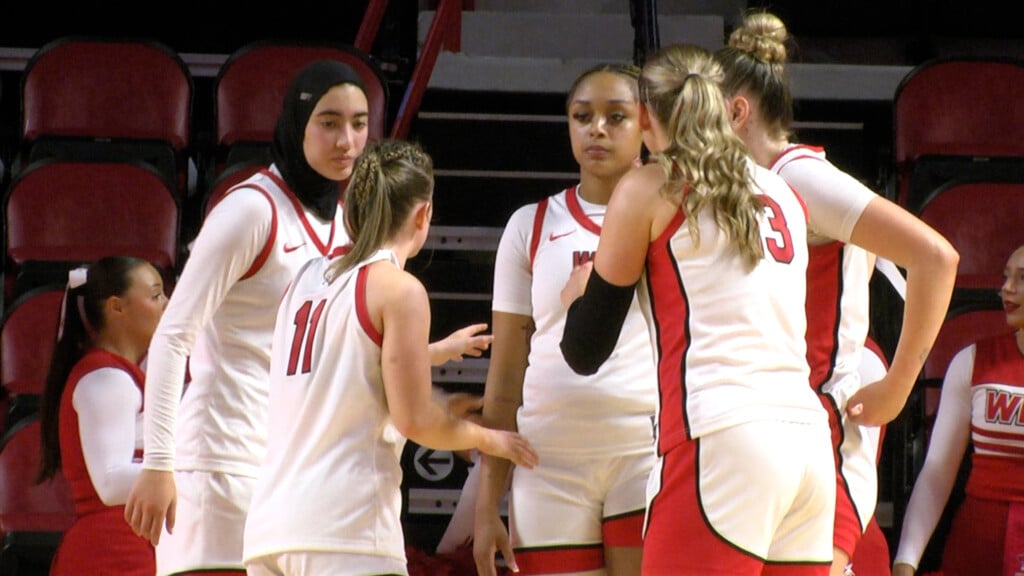 Wku Wbb Cover Pic 1 8