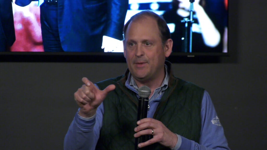 Andy Barr In Bowling Green Vo00 00 00 00still001