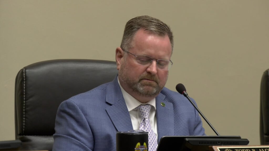 Towing Ordinance Pkg00 00 10 00still001