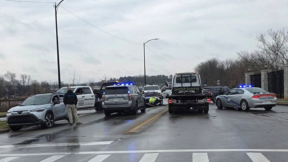 2 charged after crashing into vehicles, fleeing police in Bowling Green ...