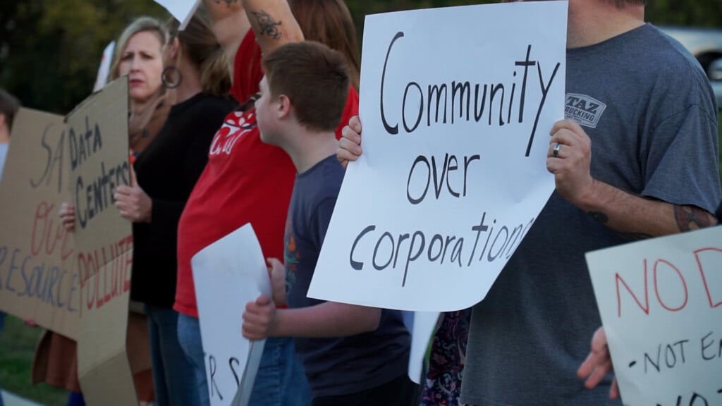 Data Center Vo00 00 07 02still001