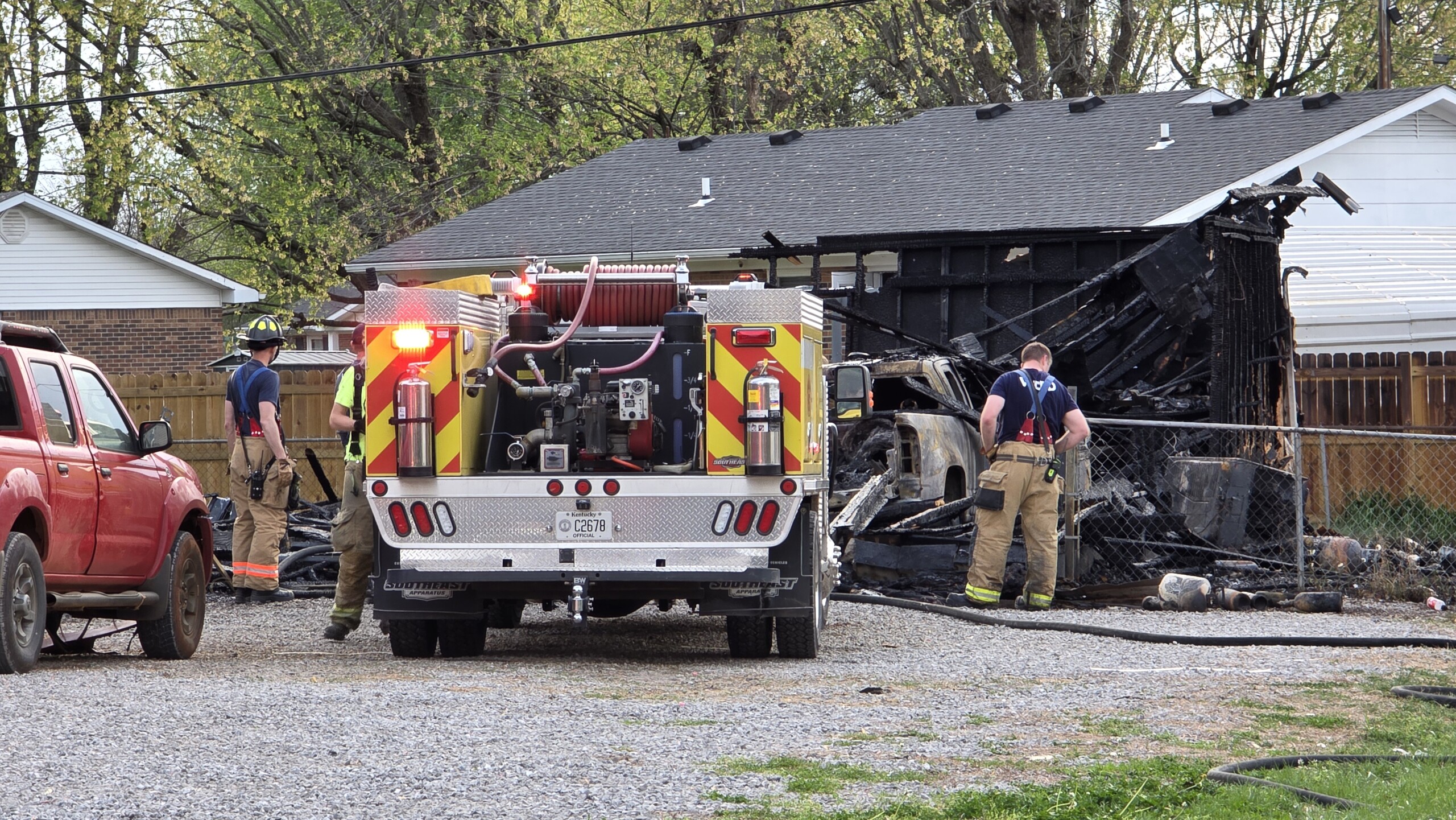 Fire crews, deputies responding to fire on Plano Road - WNKY News 40 ...