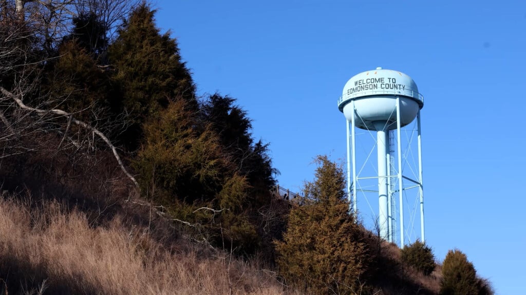 Edmonson County File 4kmp400 00 00 00still001