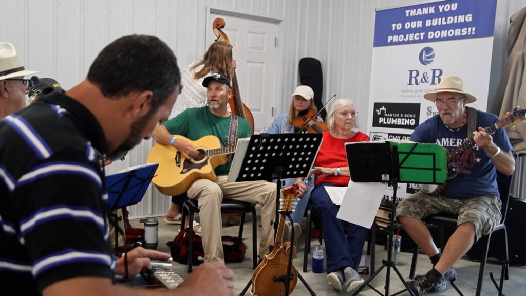Edmonson Co Music And Arts 062726 Vomp400 00 57 01still001
