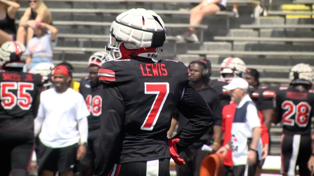 Jaylen Lewis Cover Pic
