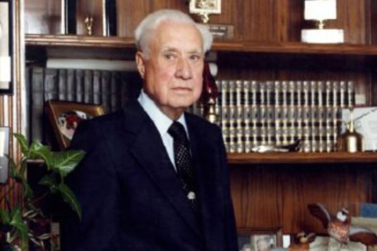 Ervin G Houchens