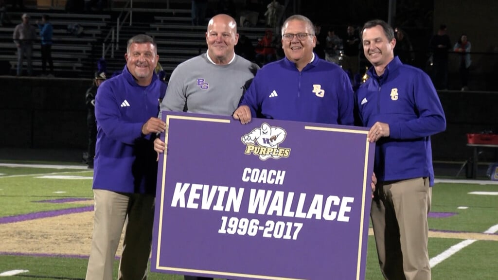 Kevin Wallace Wall Of Honor Vo Bg Football00 00 26 21still002