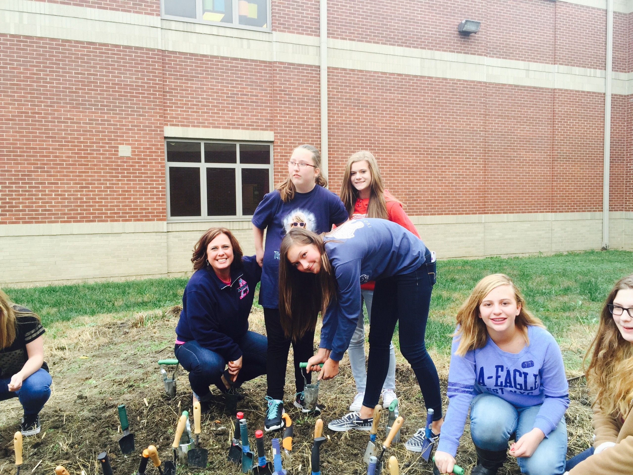 Students Plant The Promise at Royal Spring Middle School - ABC 36 News