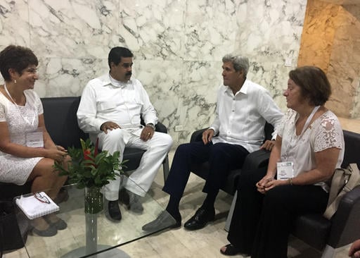 U.S. Secretary of State John Kerry meets with Venezuela president Nicolas Maduro in Cartagena