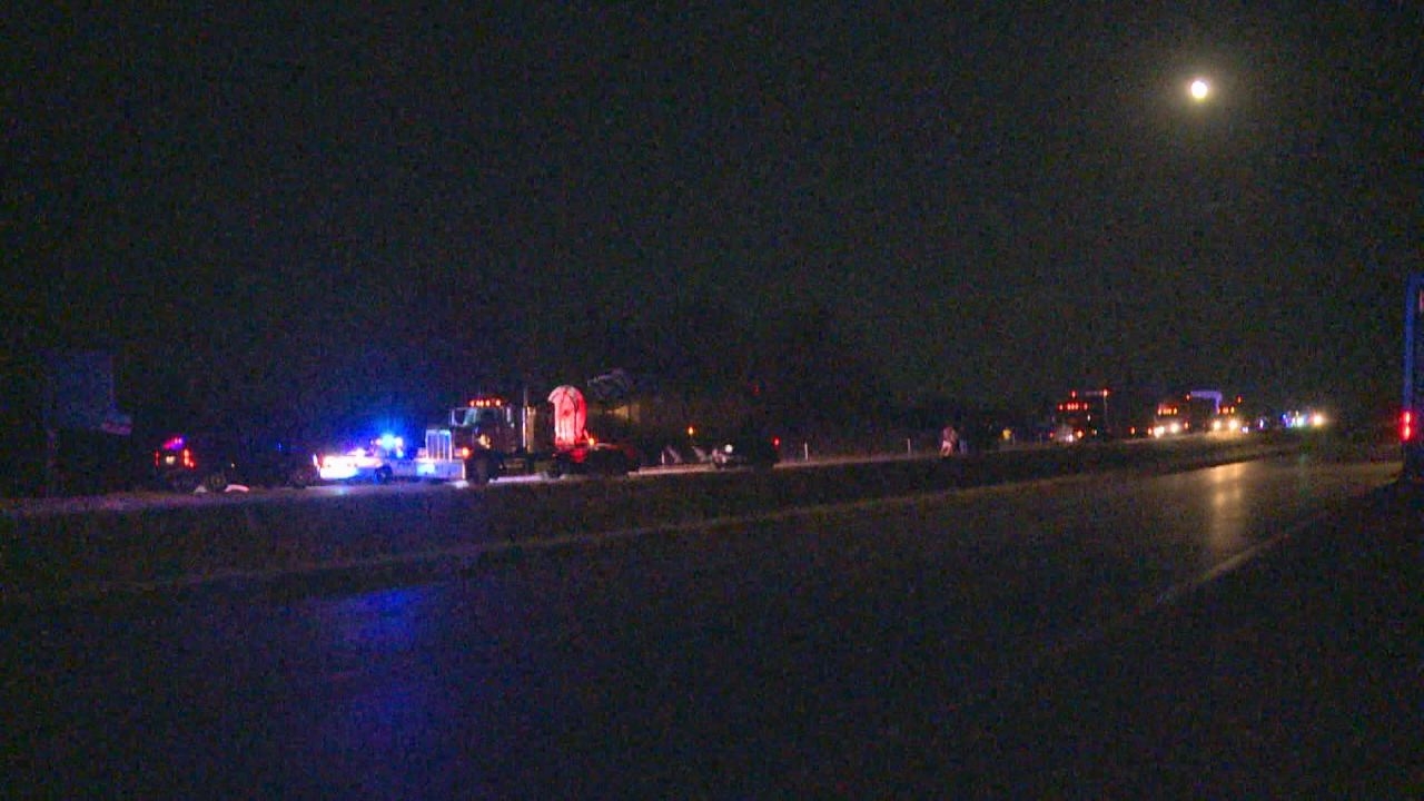 One killed in semi crash in Woodford County - WTVQ