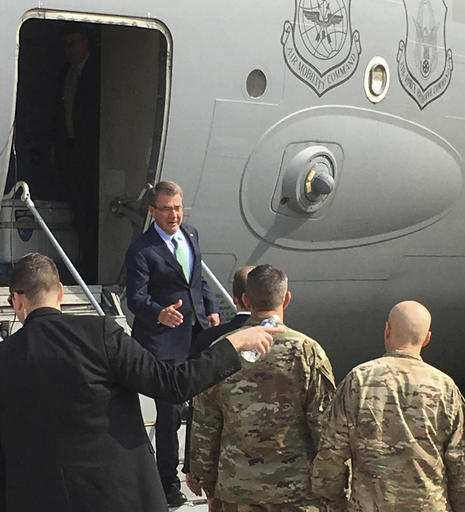 U.S. Defense Secretary Ash Carter arrives in Baghdad