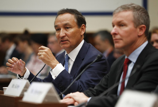 United Airlines CEO Oscar Munoz