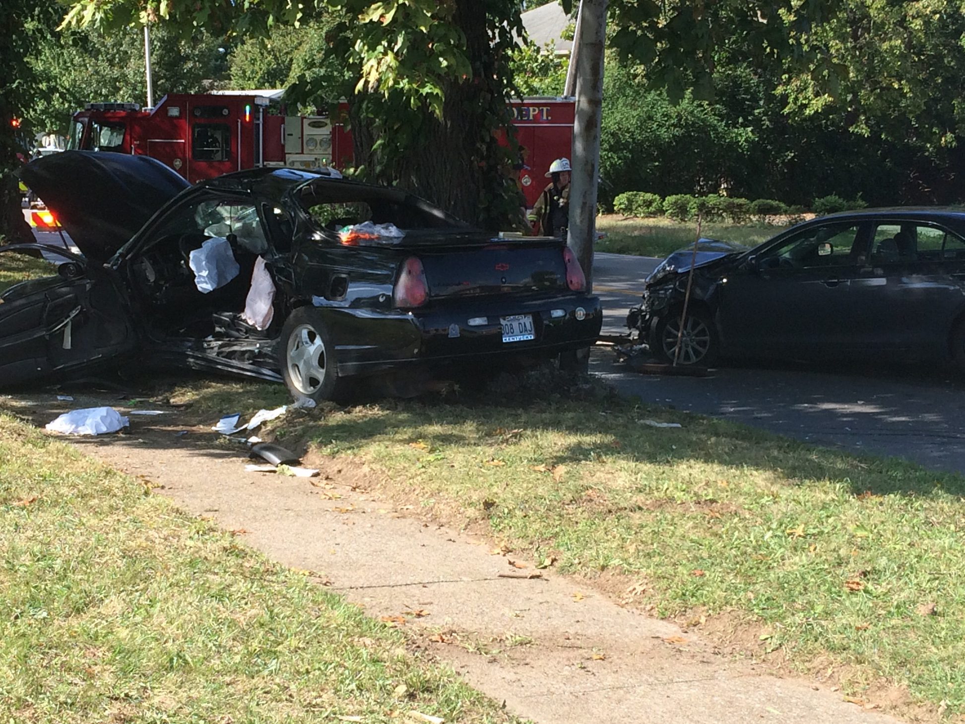 UPDATE: 1 dead after 2-car collision in Lexington - WTVQ