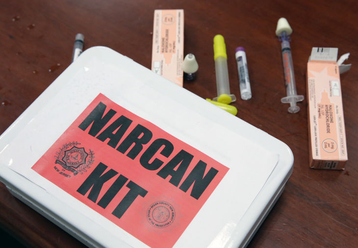 Health department offering free Narcan kits in community class - ABC 36 News