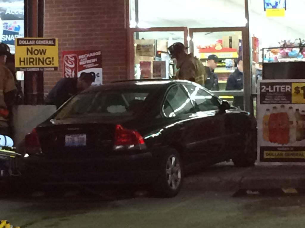 Car hits front door of Dollar General on Bryan Station Road in Lexington