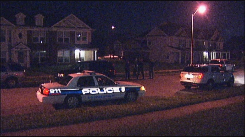 Teenager wounded in reported drive-by shooting on Sixth Street and Shropshire Avenue in Lexington 4-4-17