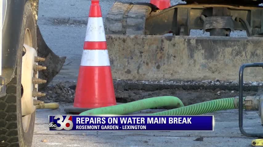 Water main break on Rosemont Garden in Lexington forces some area businesses to close early 4-4-18