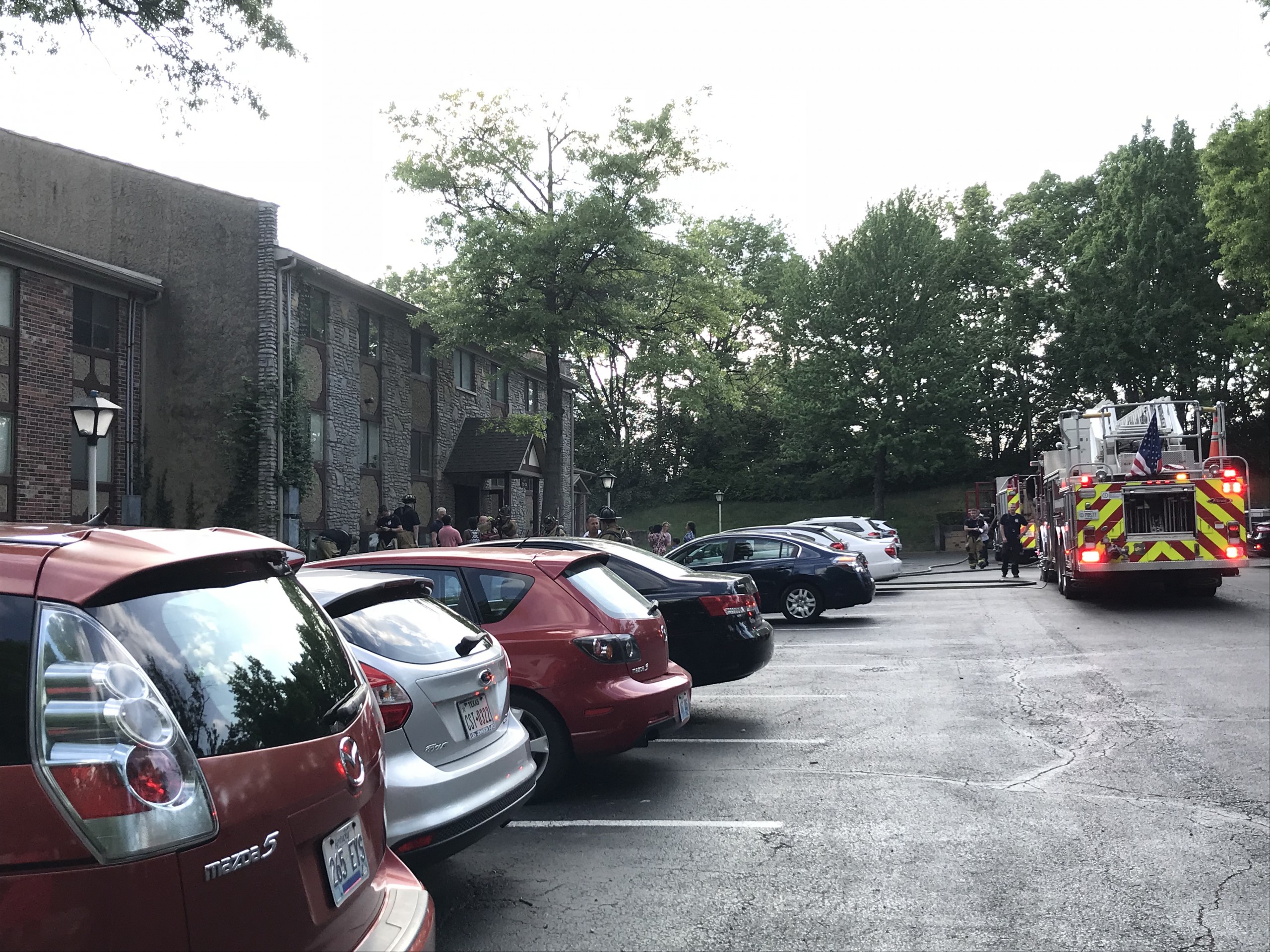 Lexington apartment complex evacuated due to fire - WTVQ