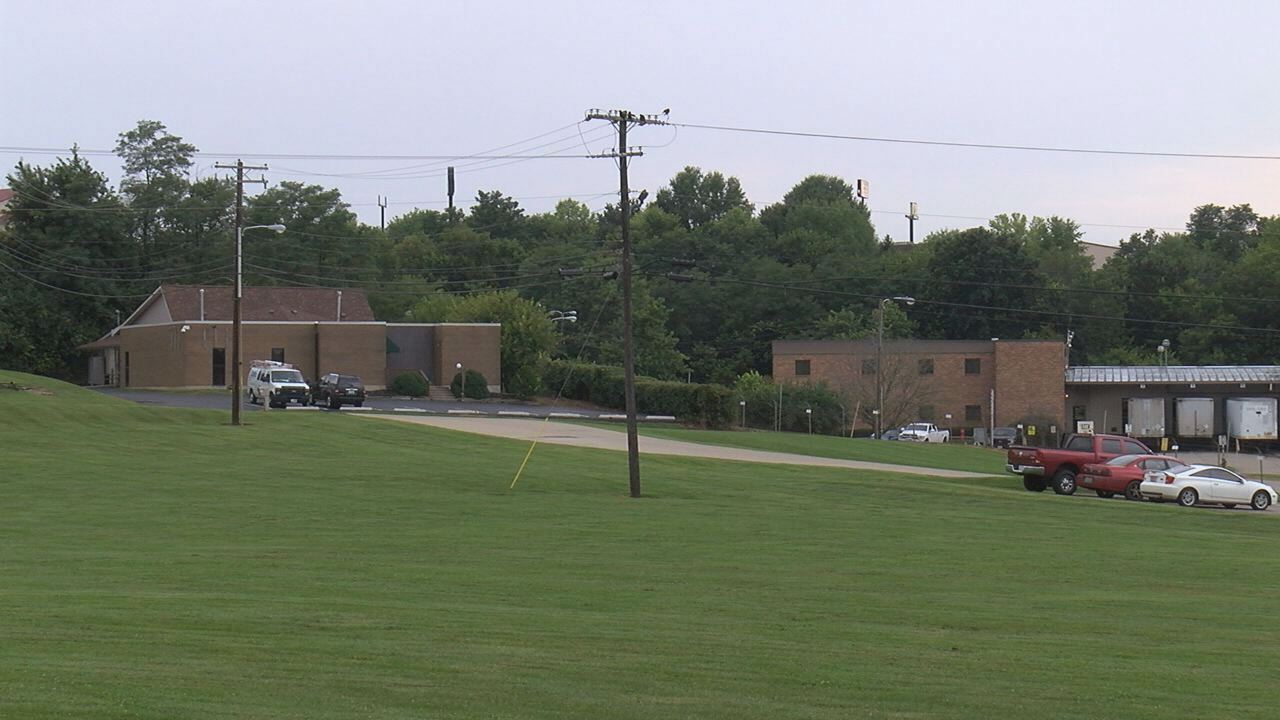 UPDATE: Man dies after overturned lawn mower lands on top of him - WTVQ