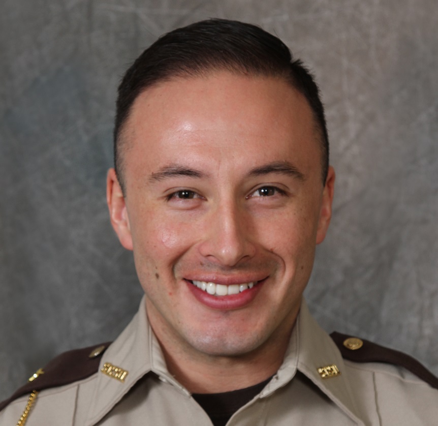 Scott County Sheriff's deputy shot while helping apprehend at fugitive.