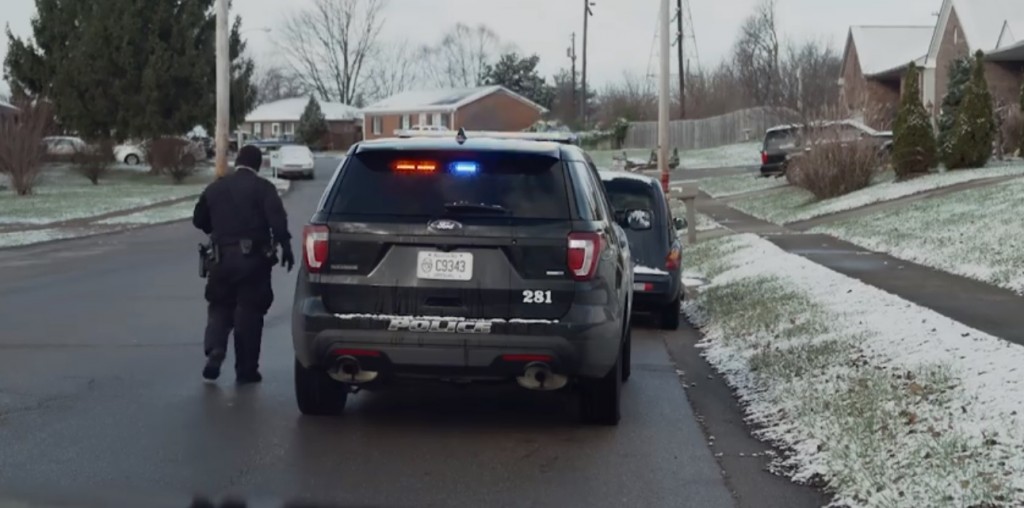Nicholasville drivers pulled over and given cash for Christmas.