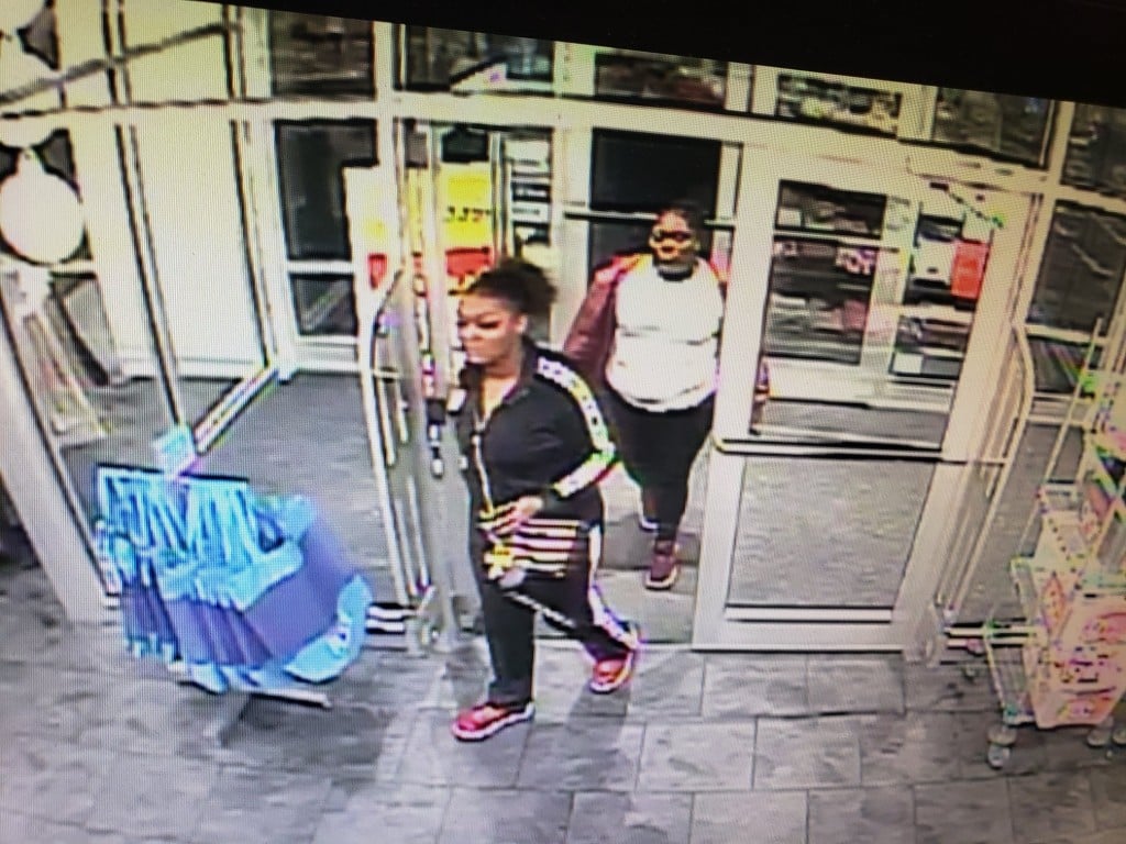 Suspects in robbery at the Children's Place in Frankfort.