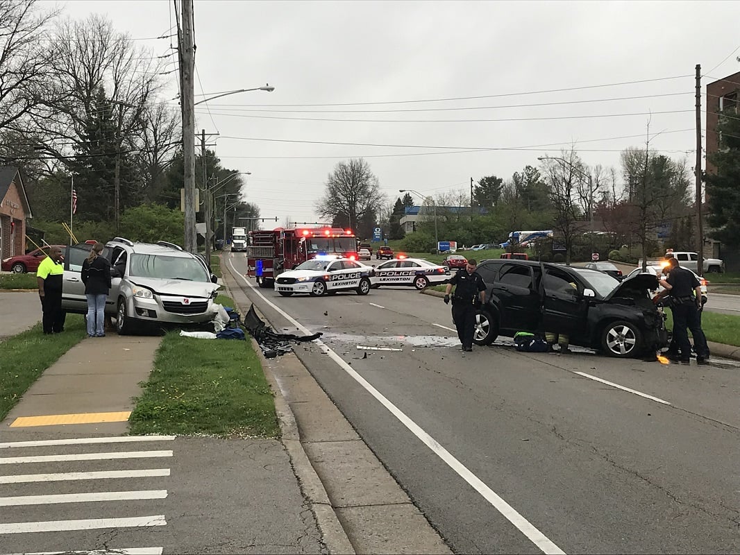 Crash closes part of Tates Creek Road ABC 36 News