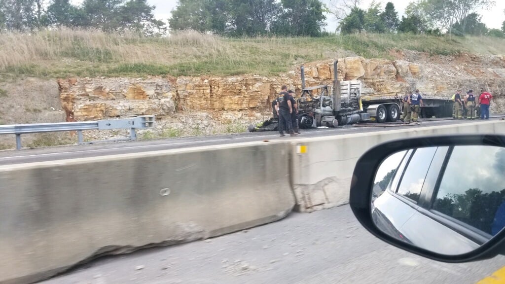 Semi catches fire on southbound I-75 in Rockcastle County 7-31-19