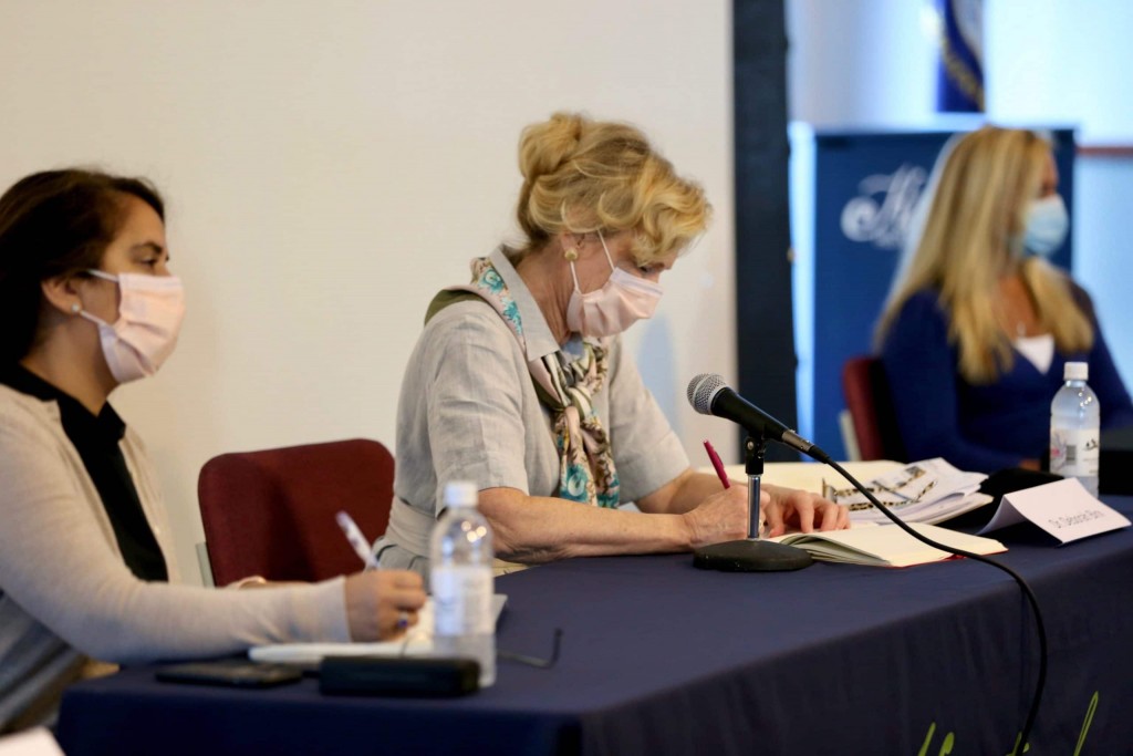 Dr. Deborah Birx visits with Kentucky leaders Sunday
