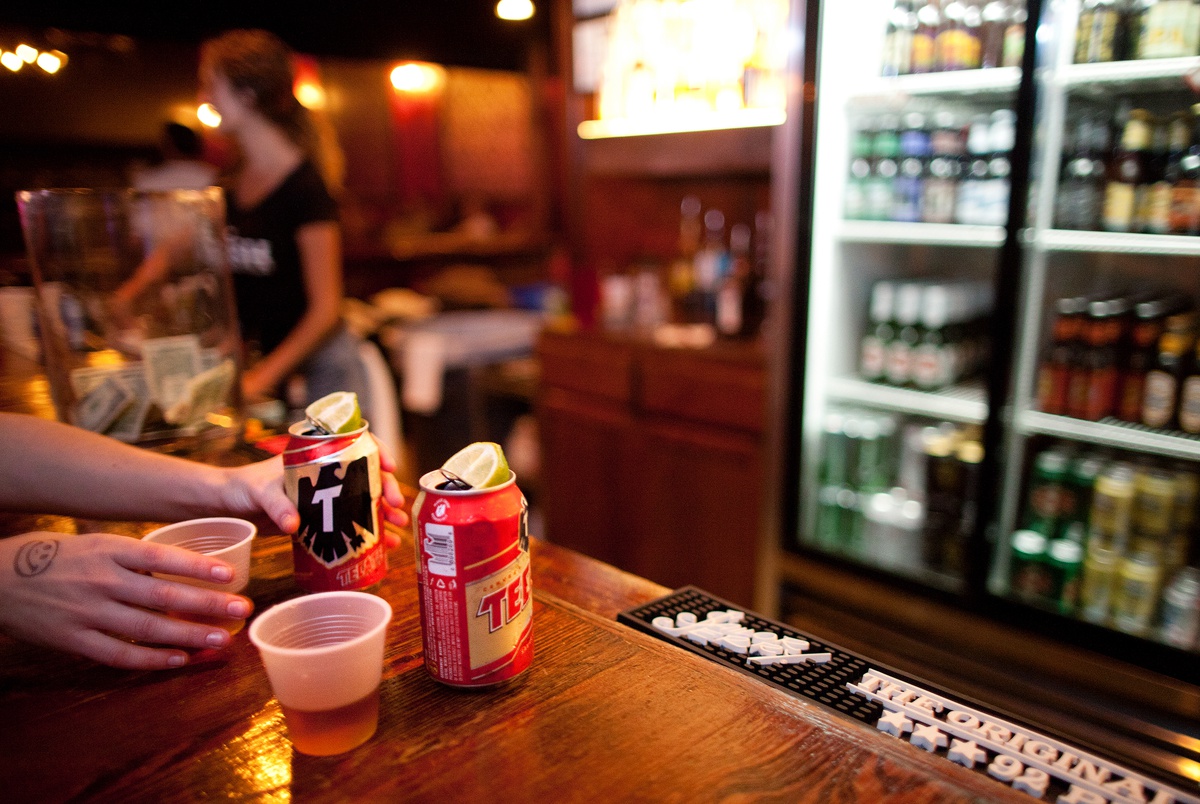 Legislation allowing 18year olds to sell, serve alcohol passes, heads to governor WTVQ