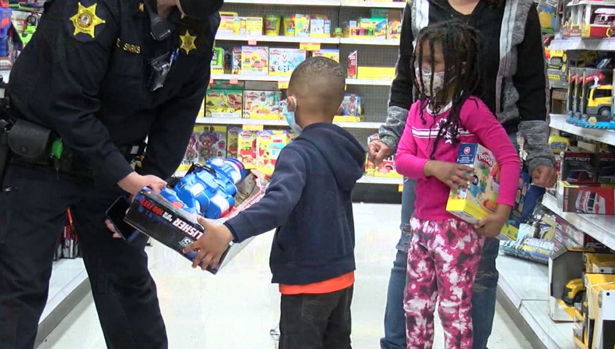 Shop with a Cop makes the season bright for Prince Albert children