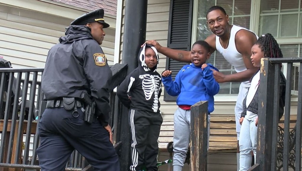 The Chenault family talks to Lexington Police Chief Lawrence Weathers