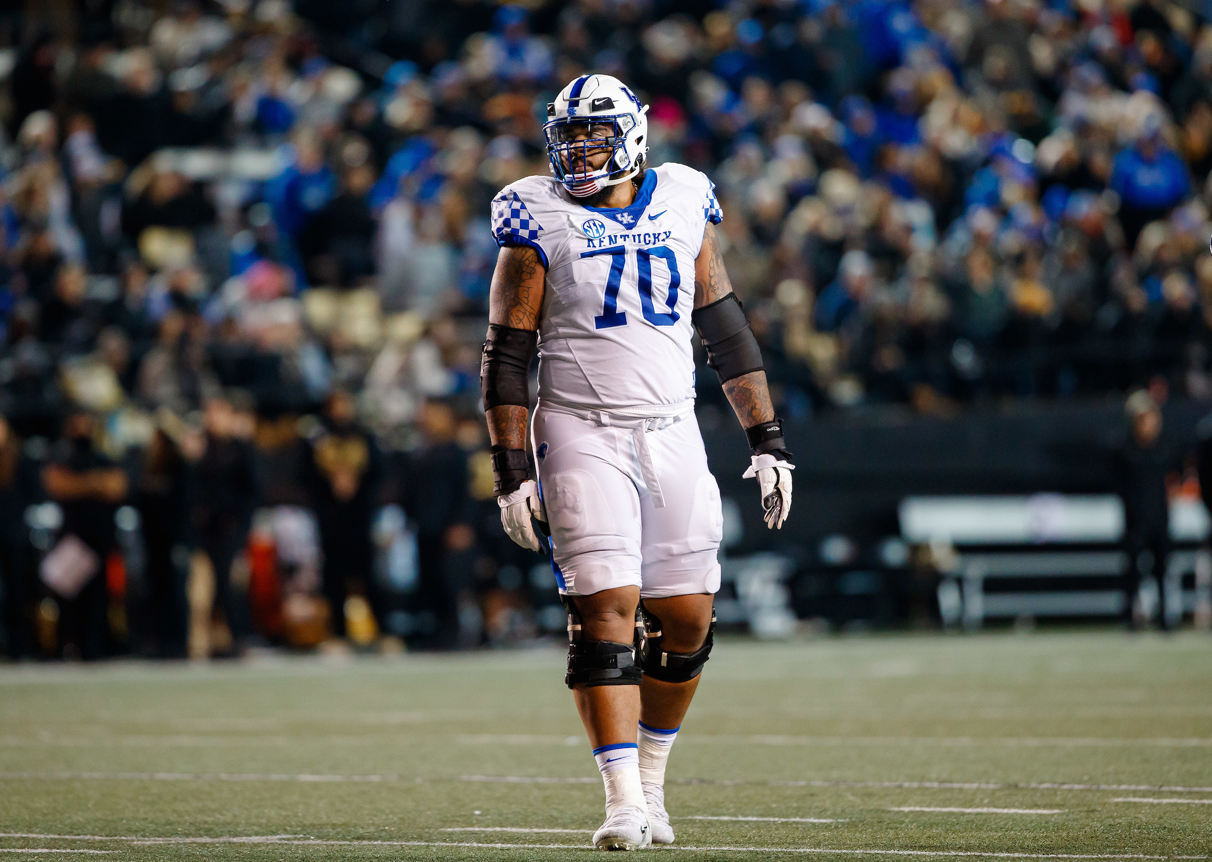 \ud83d\udcaa Darian Kinnard x #UKProDay \ud83d\ude3c\ud83c\udfc8 | Instagram