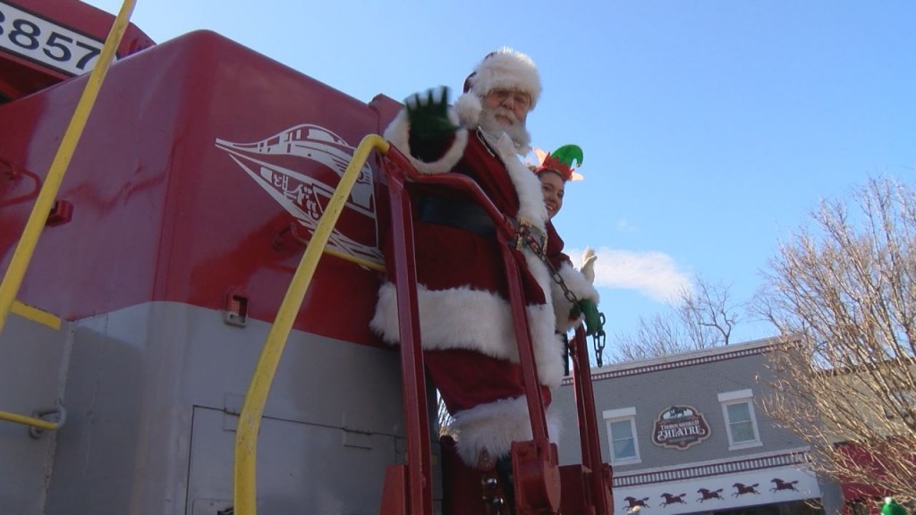 Santa Arrives In Midway
