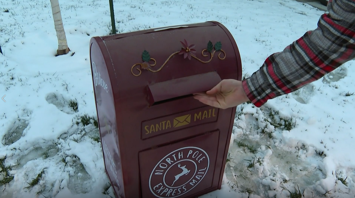 Iowa couple writes letters from Santa
