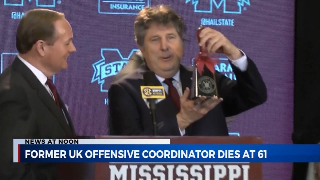 Former U.k. Offensive Coordinator Mike Leach Dies, Annie Brown In Studio 12/13/2022