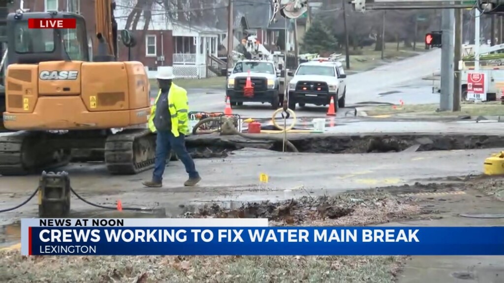 Annie Brown Live: Crews Working To Fix Water Main Break At Rosemont Garden 1/31/23