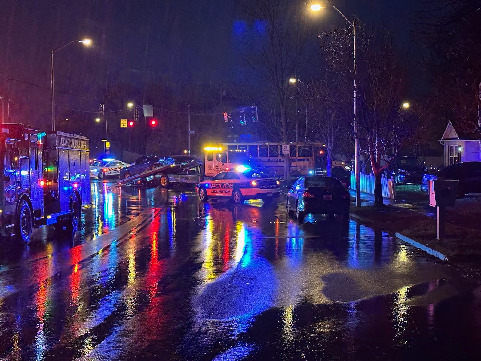 Lexington police responding to 2 bus incidents Wednesday morning